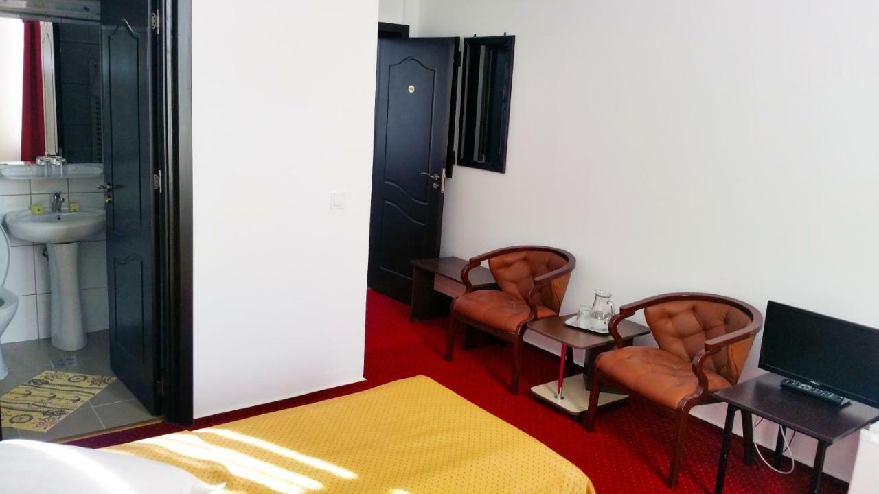 Hotel Teilor Caciulata Bagian luar foto